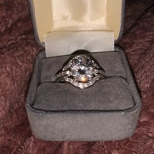Cubic Zirconia Diamond Circular Gorgeous Ring, Sterling Silver Band, Size 7​